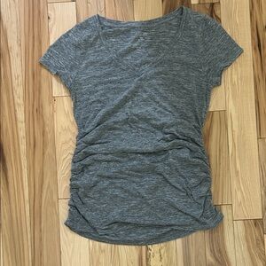 a:glow Heather Gray Short Sleeve V-Neck Tee